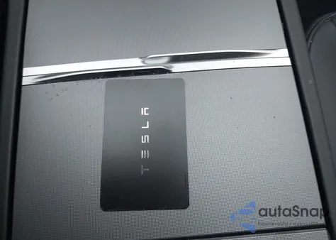 2024 Tesla Model 3 Long Range Dual Motor All-Wheel Drive/Rear-Wheel Drive z USA, uszkodzony, nr VIN 5YJ3E1EA3RF858681